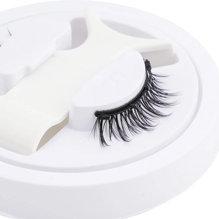 Magnetic eyelashes and tweezers set with reusable faux mink lashes