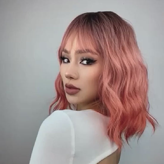 Light Pink Short Wavy Synthetic Hair Wigs with Bangs Cosplay Natural Shoulder Length Bob Wig For Women Afro Heat Resistant Fiber